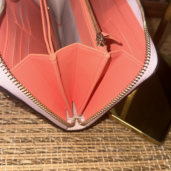 Kate spade embellished Zip around wallet EUC - Picture 12 of 17